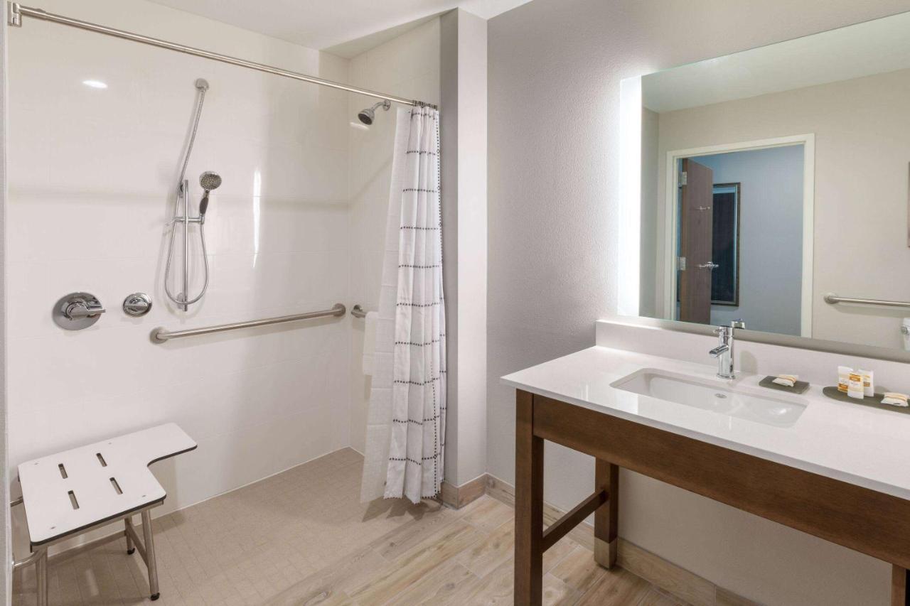 La Quinta Inn & Suites By Wyndham Round Rock Near Kalahari Exterior foto